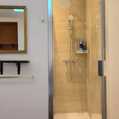 Dieu Be Guest house Nice